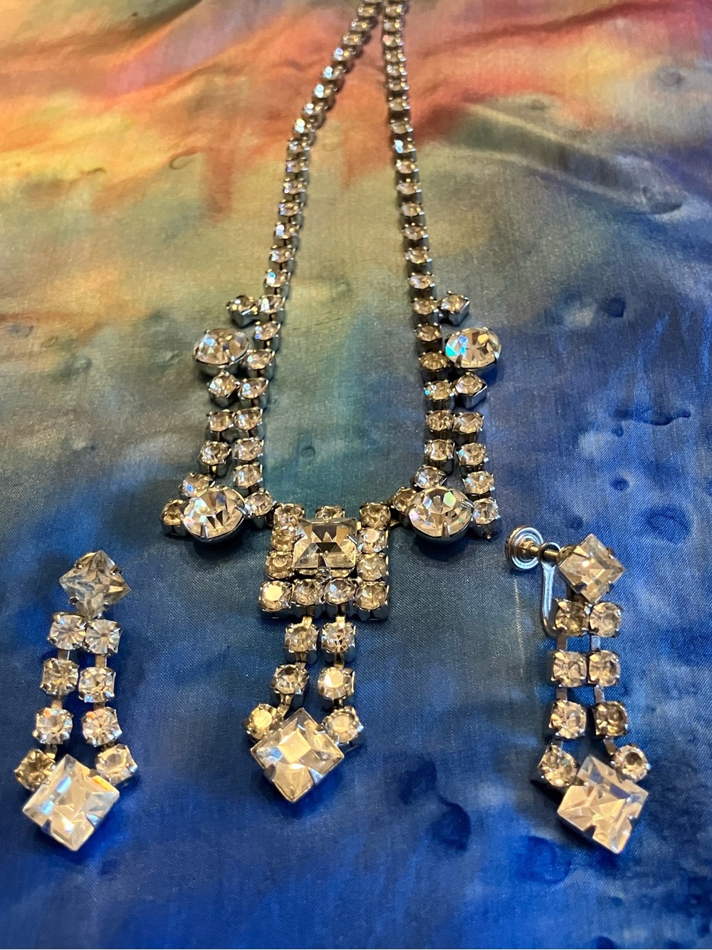 PRONG SET RHINESTONE NECKLACE AND SCREW BACK MATCHING EARRINGS VINTAGE